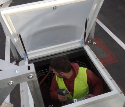 Instalación compuerta de acceso